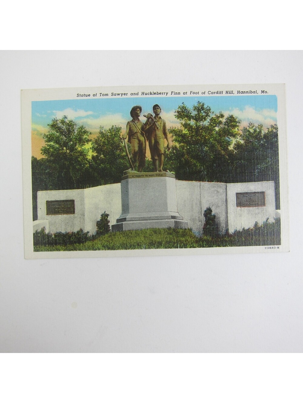 Linen Postcard Mark Twain Statue Tom Sawyer Huck Finn Cardiff Hannibal Missouri
